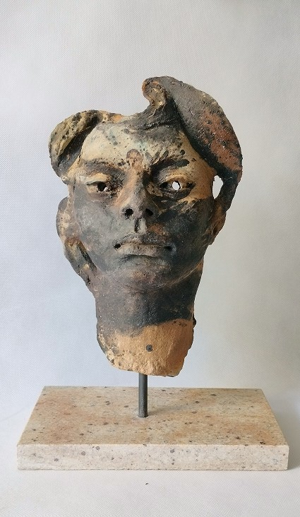 JOANNA BRUŹDZIŃSKA 'Nostalgia', rzeźba ceramiczna, 30x25cm